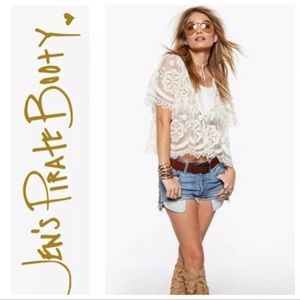 Jen’s Pirate Booty La Sirena Top Wanderlust Lace Ivory Short Sleeve Blouse